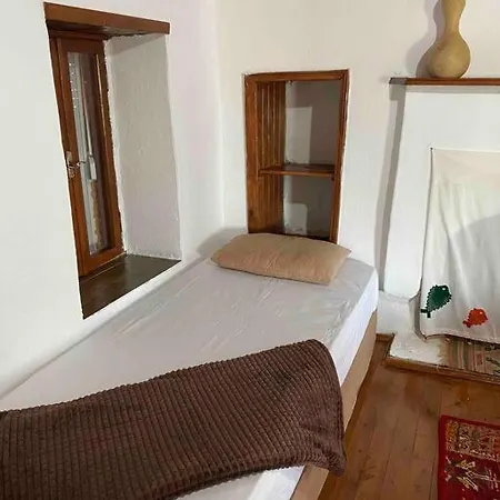 Bayraktar Koy Evi *